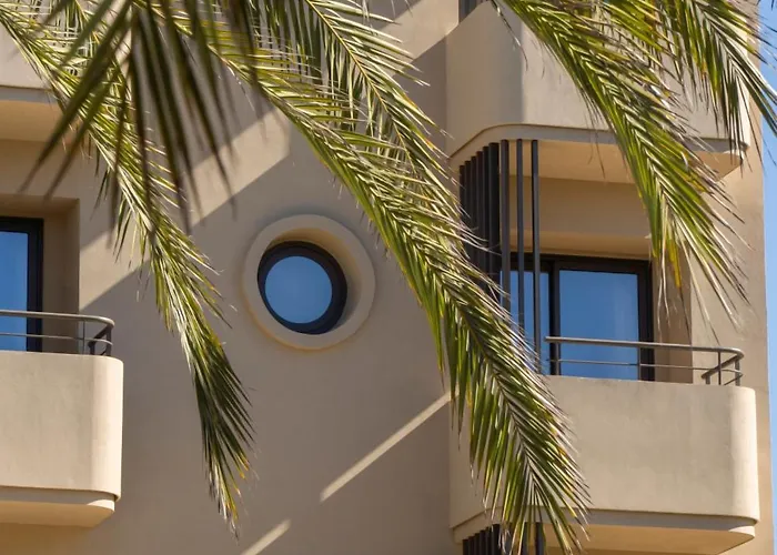 Cento Palme Rhodes City